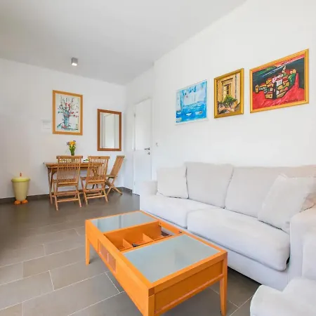 City Holiday Apartment *