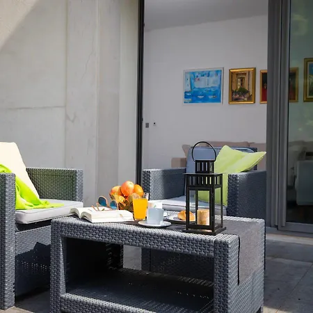 City Holiday Apartment Апартаменты *