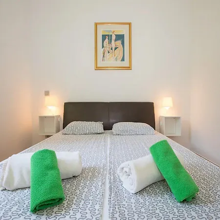 City Holiday Apartment