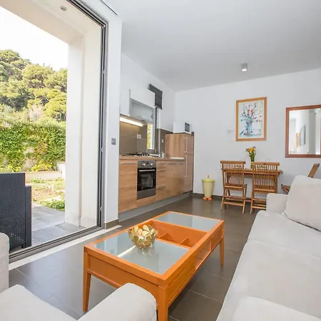 City Holiday Apartment Apartamento