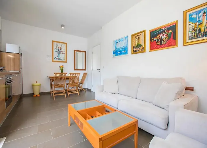 City Holiday Apartment *